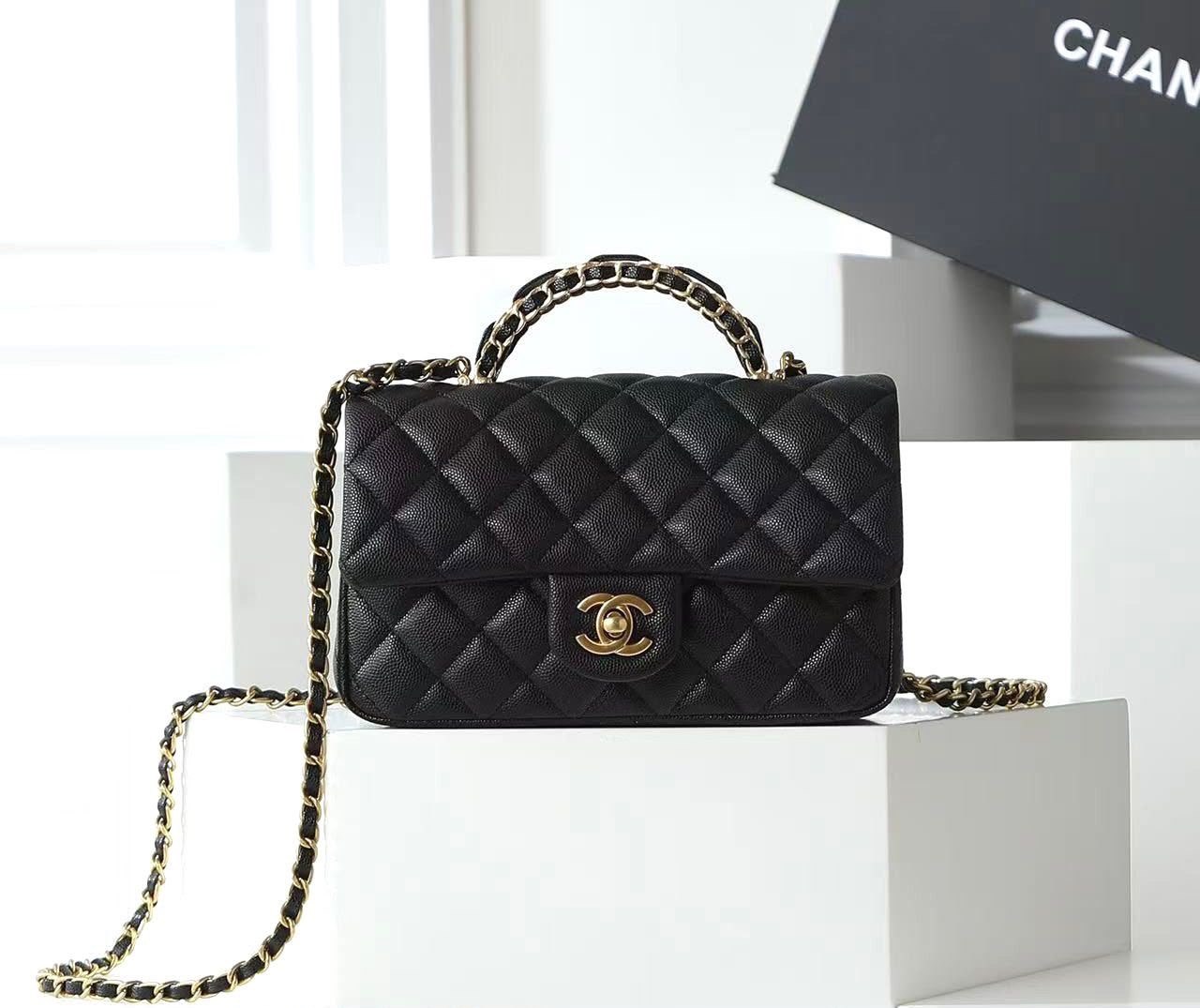 Chanel Classic flap photo 4