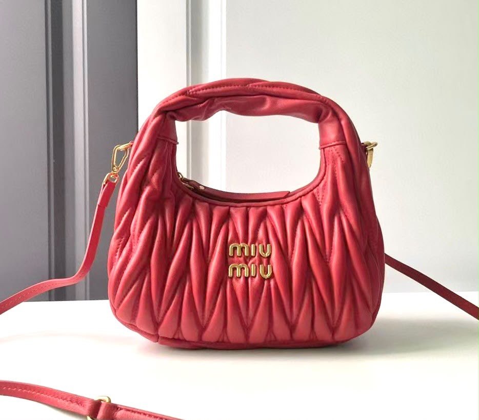 Miu Miu Medium