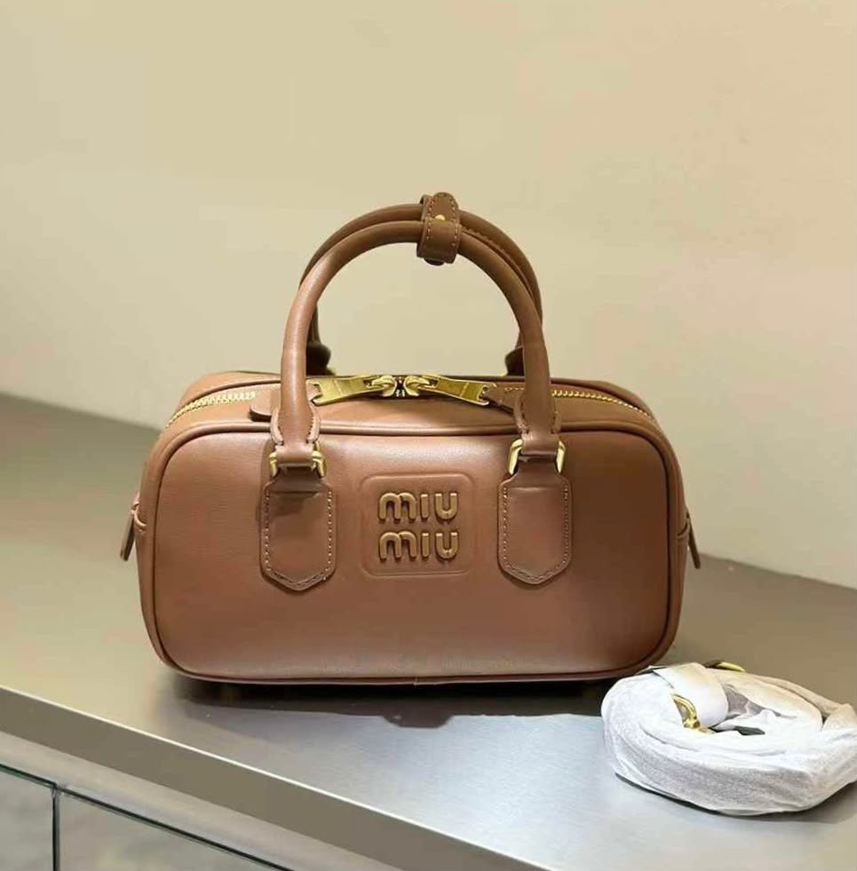 Miu Miu Medium photo 10