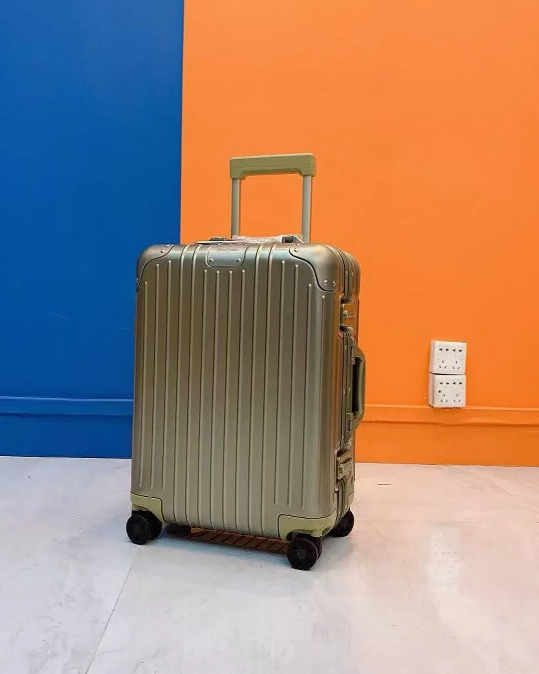 Rimowa Classic Cabin photo 1