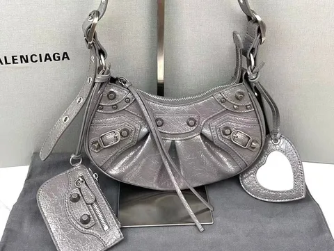 Balenciaga Le Cagole