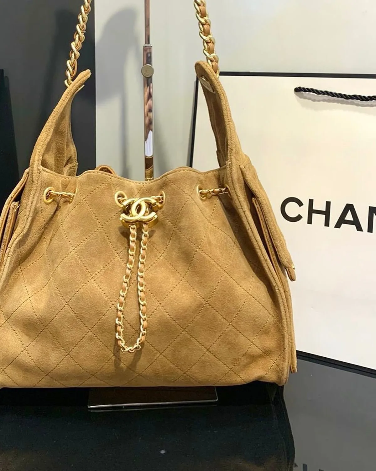 Chanel Shoulder Bag photo 1