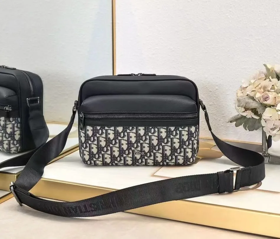 Dior camera bag Oblique crossbody photo 1