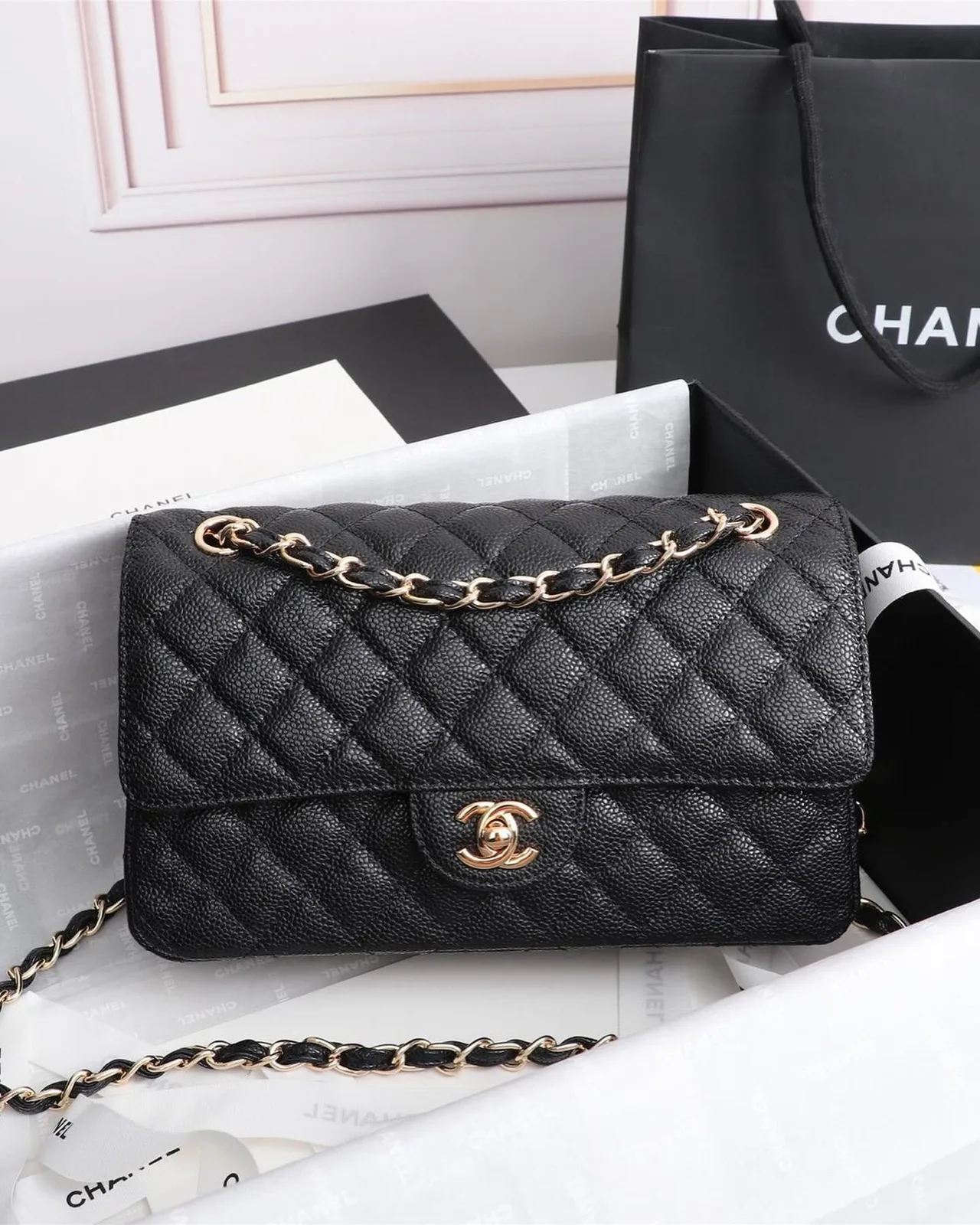Chanel Classic Flap Bag photo 1