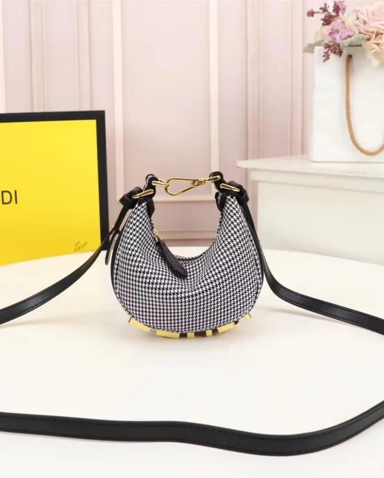 Fendi Shoulder Bag photo 1