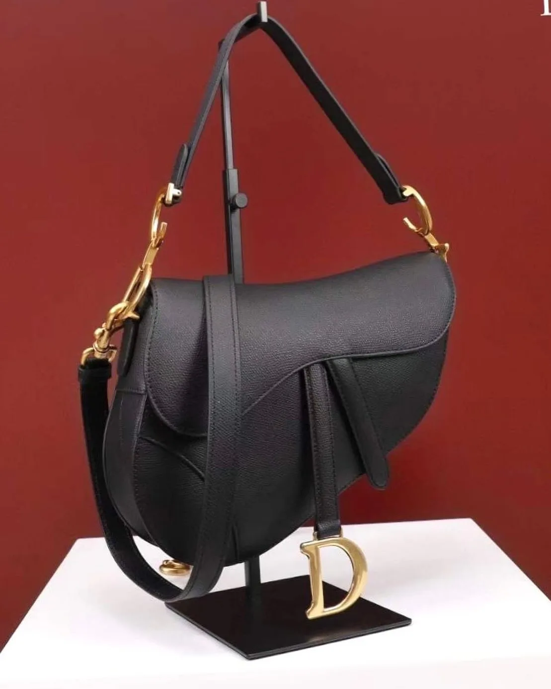 Dior Saddle Bag photo 1