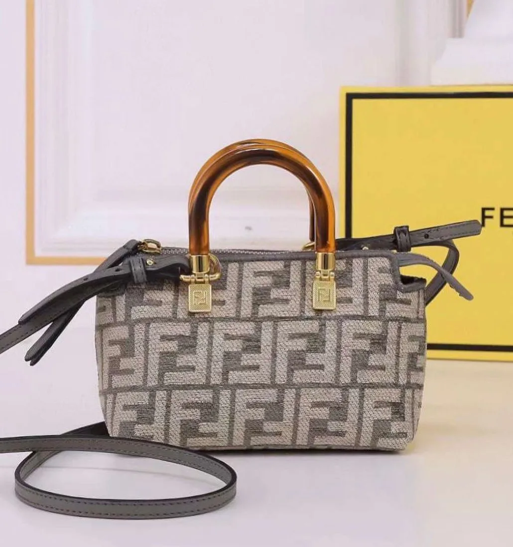 Fendi Peekaboo photo 1