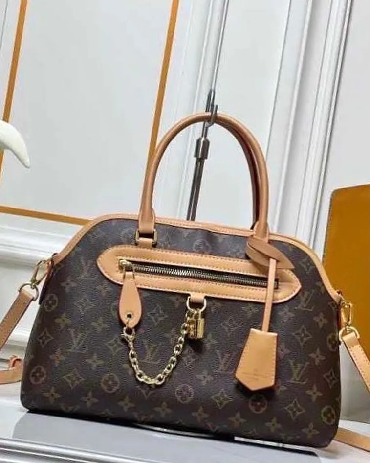 Louis Vuitton Retiro photo 1