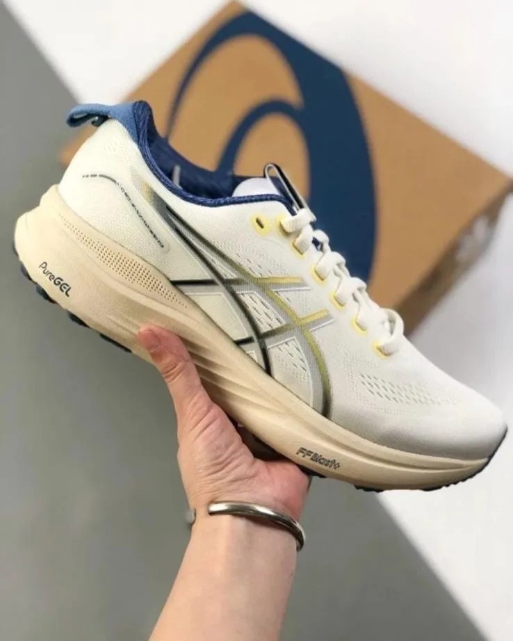 Asics Running Sneaker photo 4