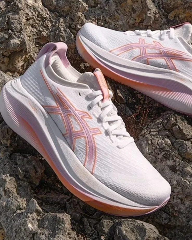 Asics Running Sneaker photo 1