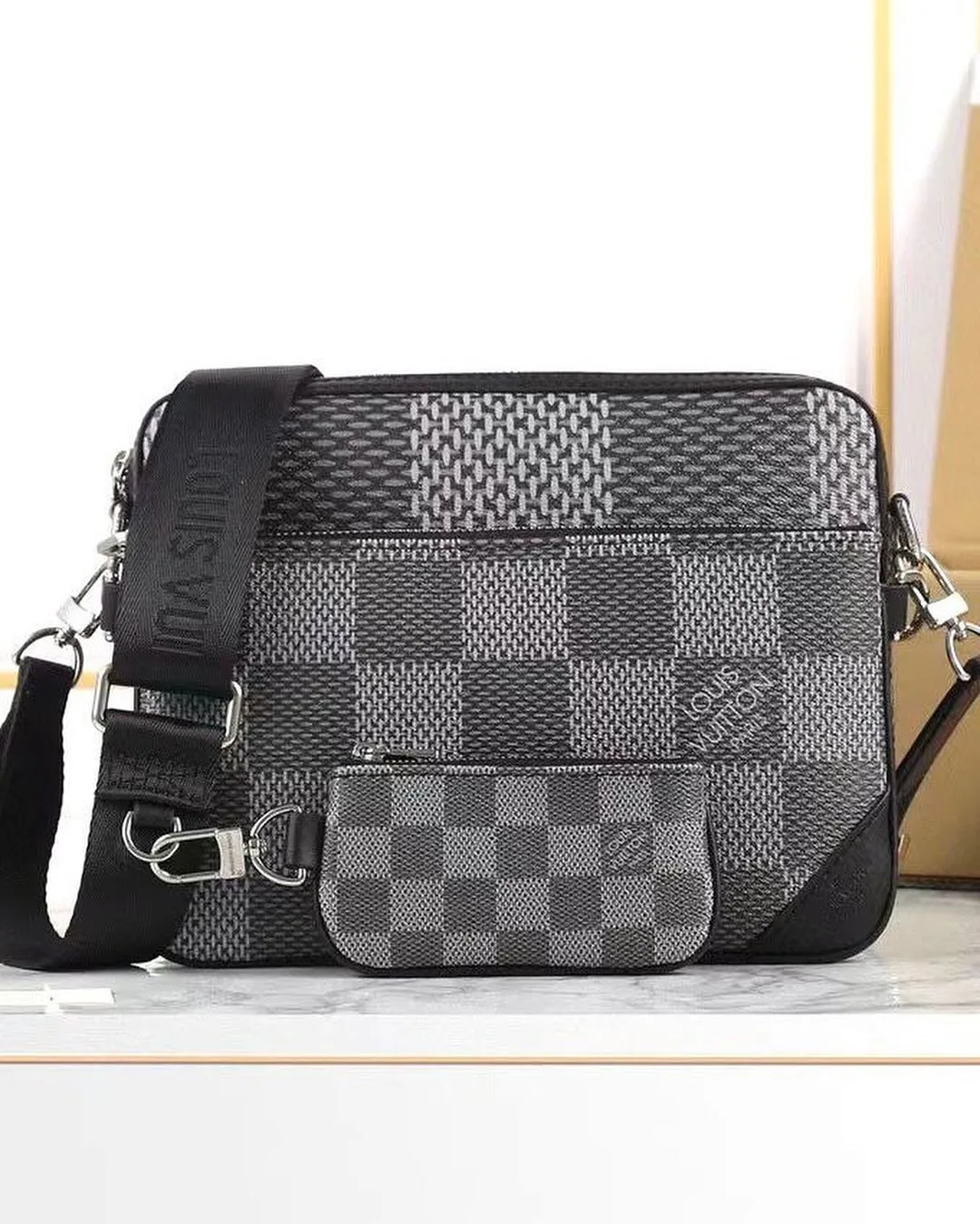 Louis Vuitton District PM photo 1