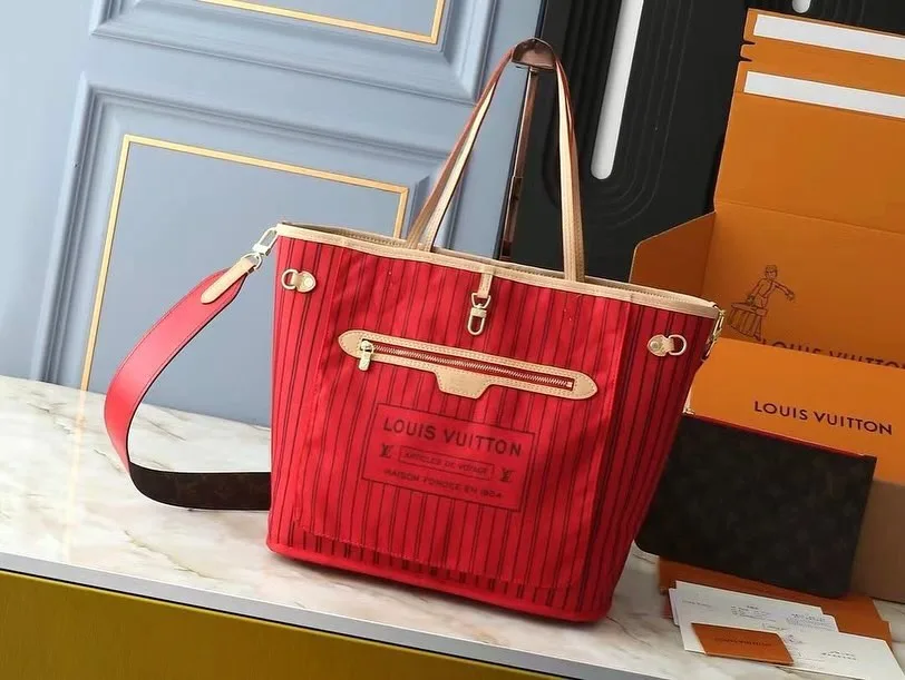 Louis Vuitton Neverfull photo 7
