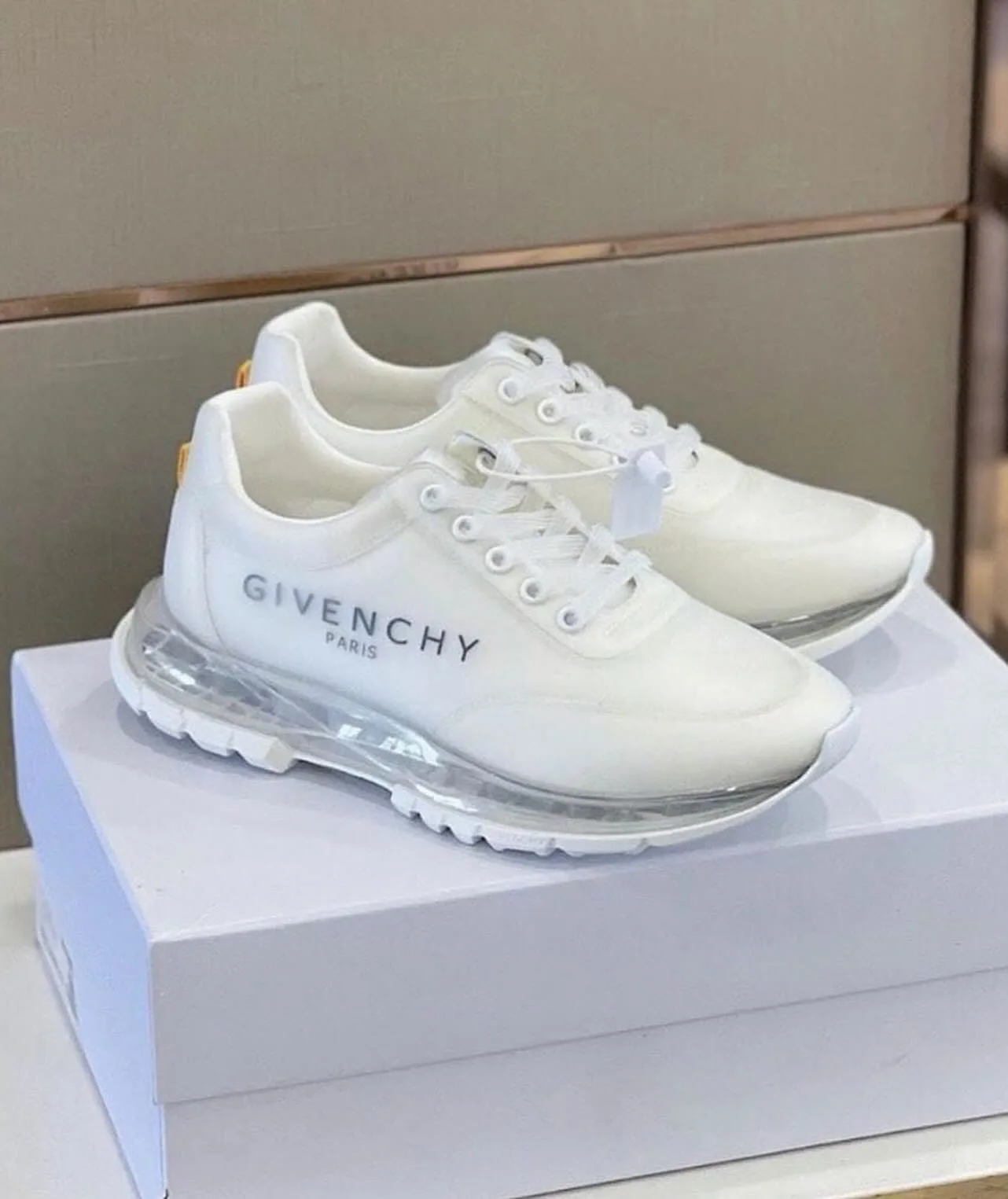 Givenchy Sneaker photo 1