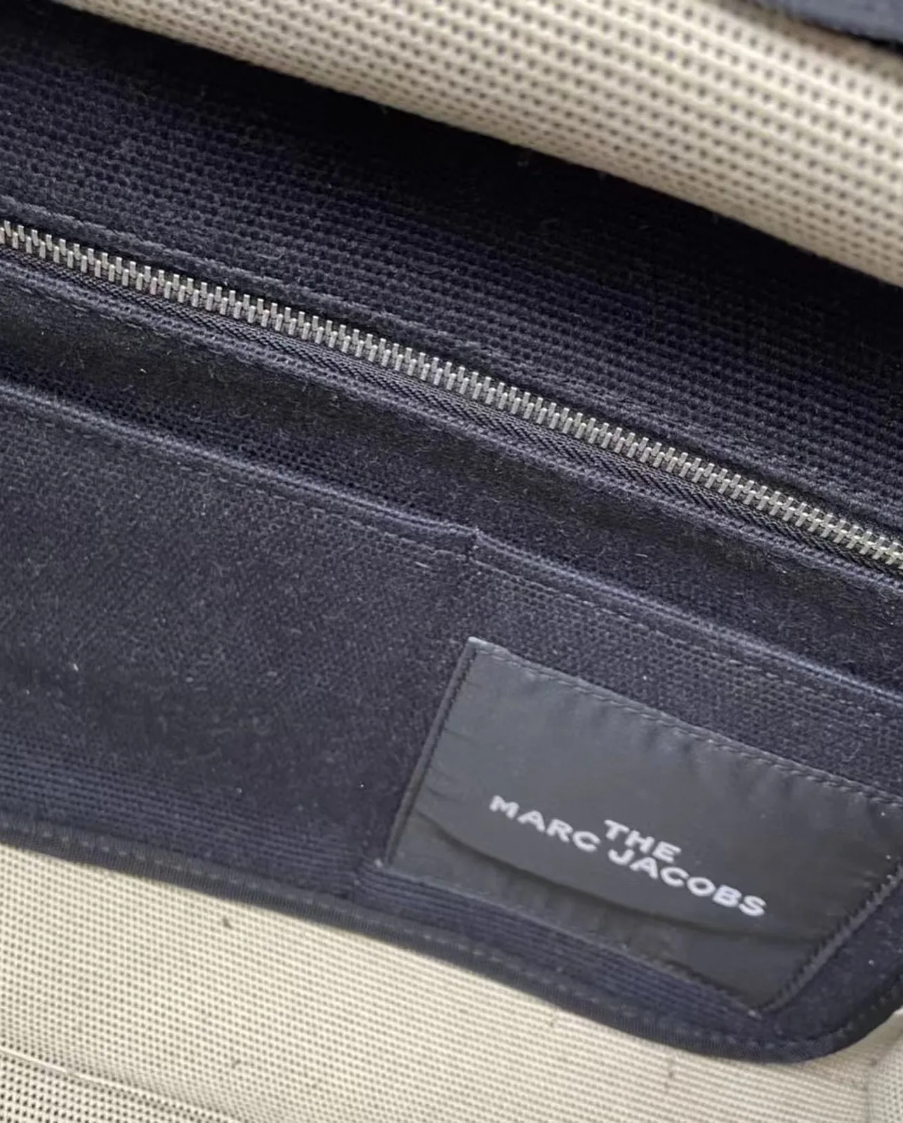 Marc Jacobs The Tote Bag photo 1