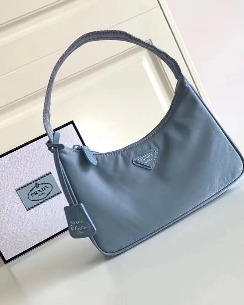 Prada Re-Edition 2005 photo 1