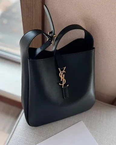 Saint Laurent Le 5à7 hobo