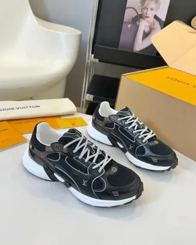 Louis Vuitton Sneaker