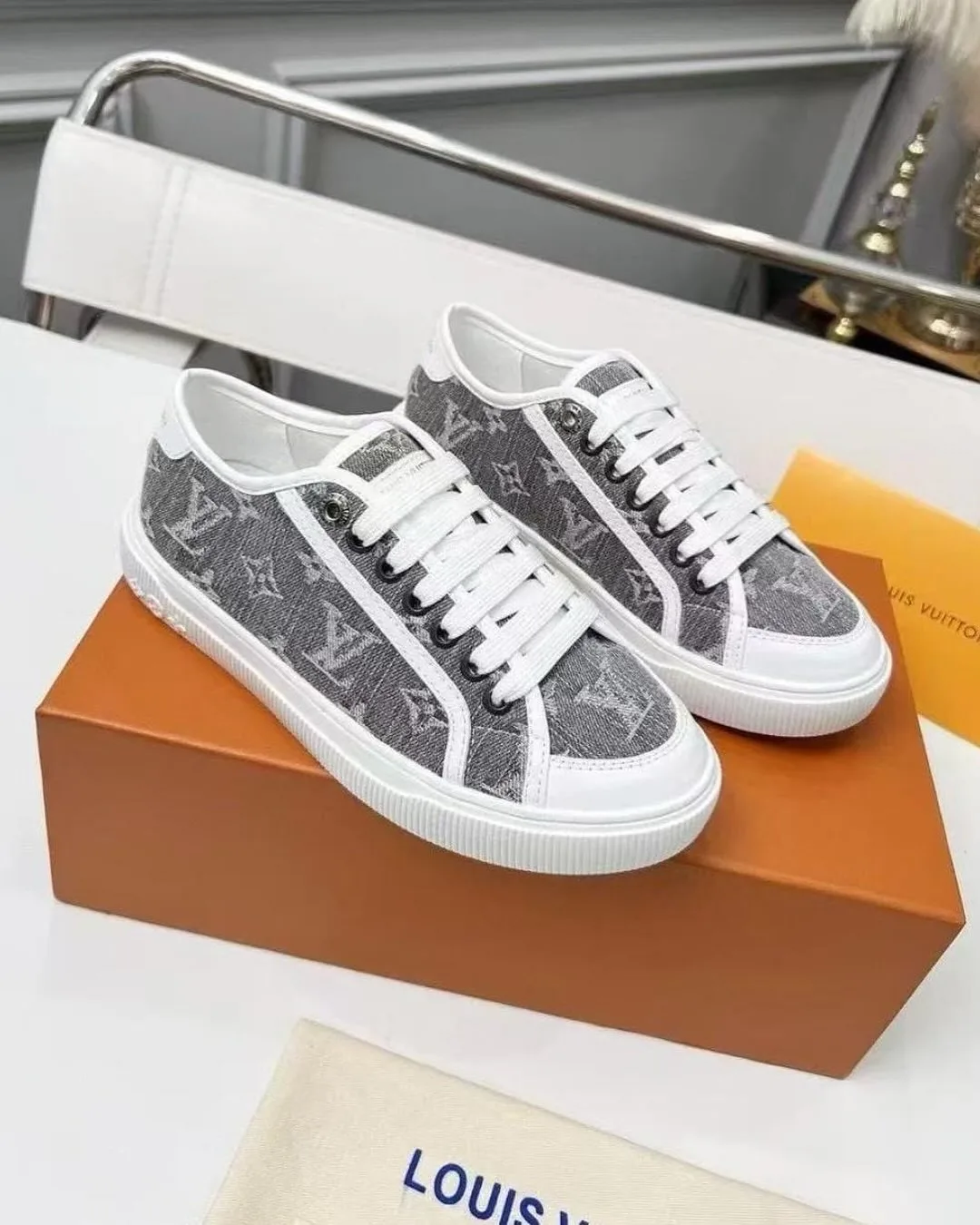 Louis Vuitton Sneaker photo 1