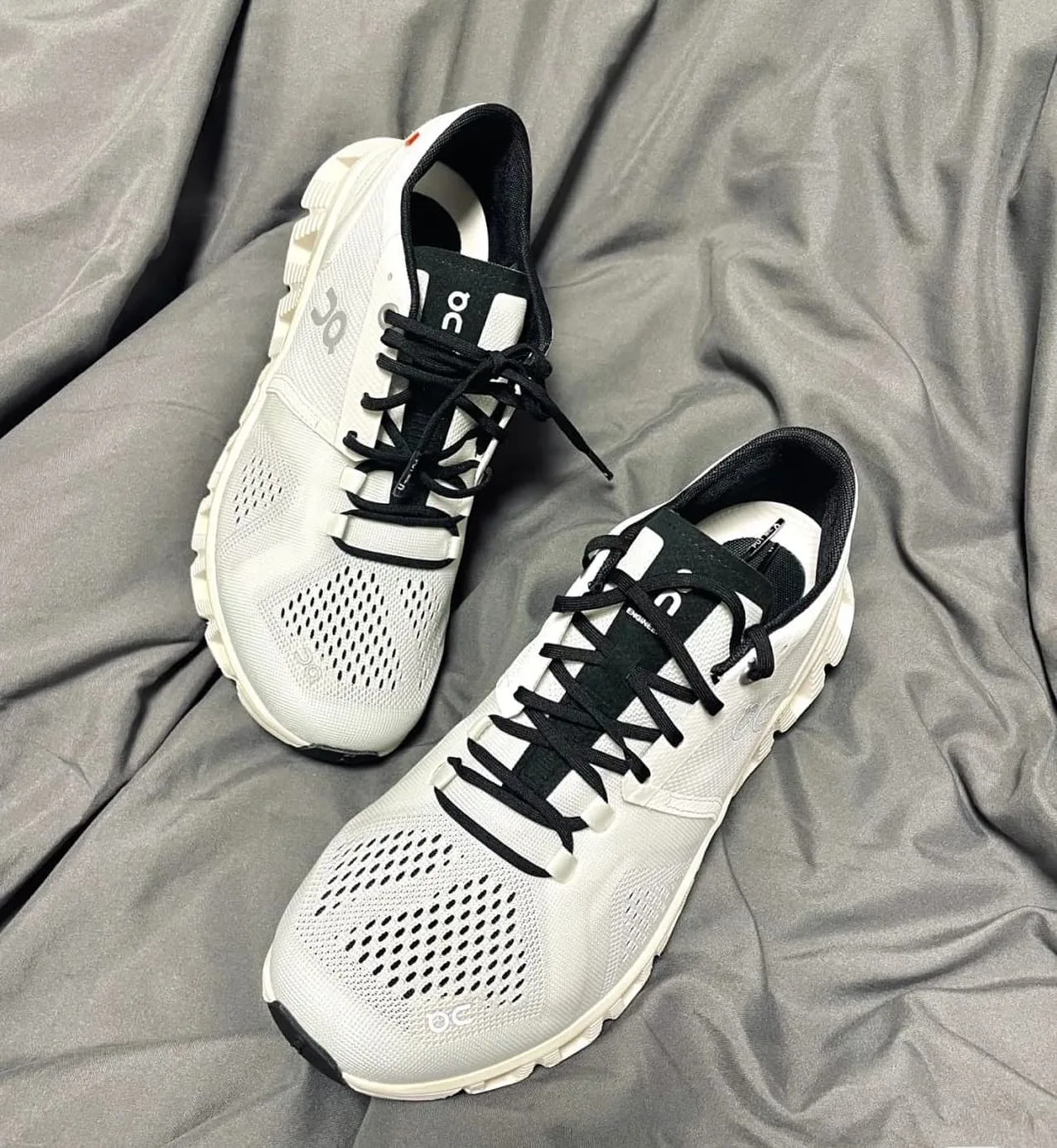 On running sneaker/boot photo 1
